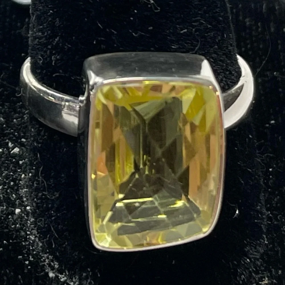 Lemon quartz ring. Size 10.